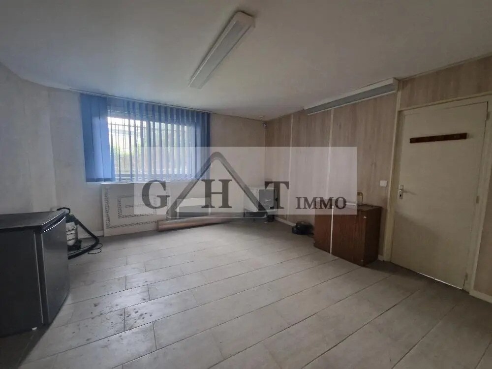 Office in Mareuil-lès-Meaux for lease Interior Photo- Image 1 of 12