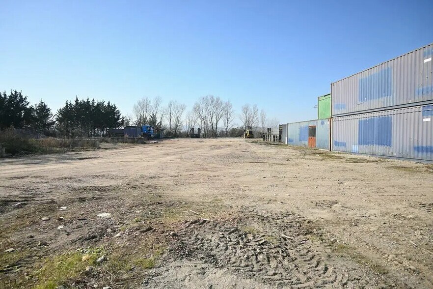 Land in Ternay for lease - Building Photo - Image 2 of 4