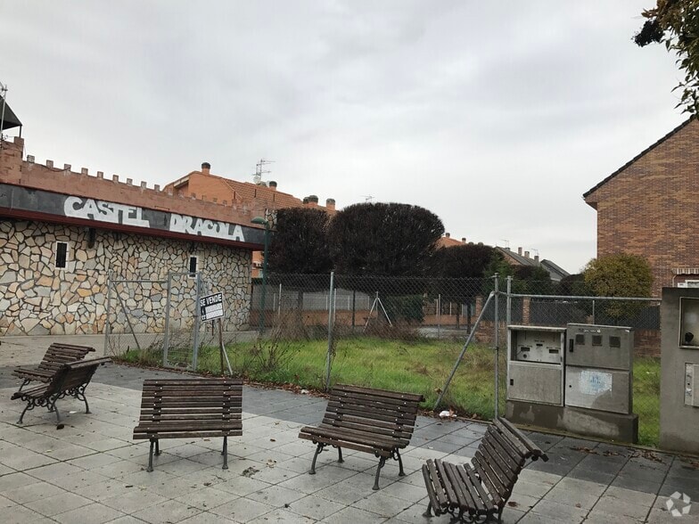 Calle Rosalía Castro, 3, San Fernando de Henares, Madrid for sale - Building Photo - Image 2 of 2