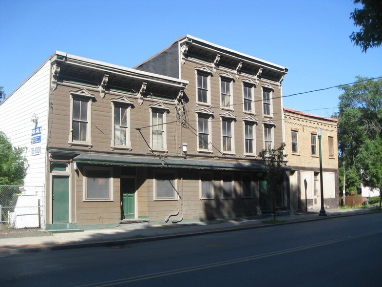 757 Burden Ave, Troy, NY 12180