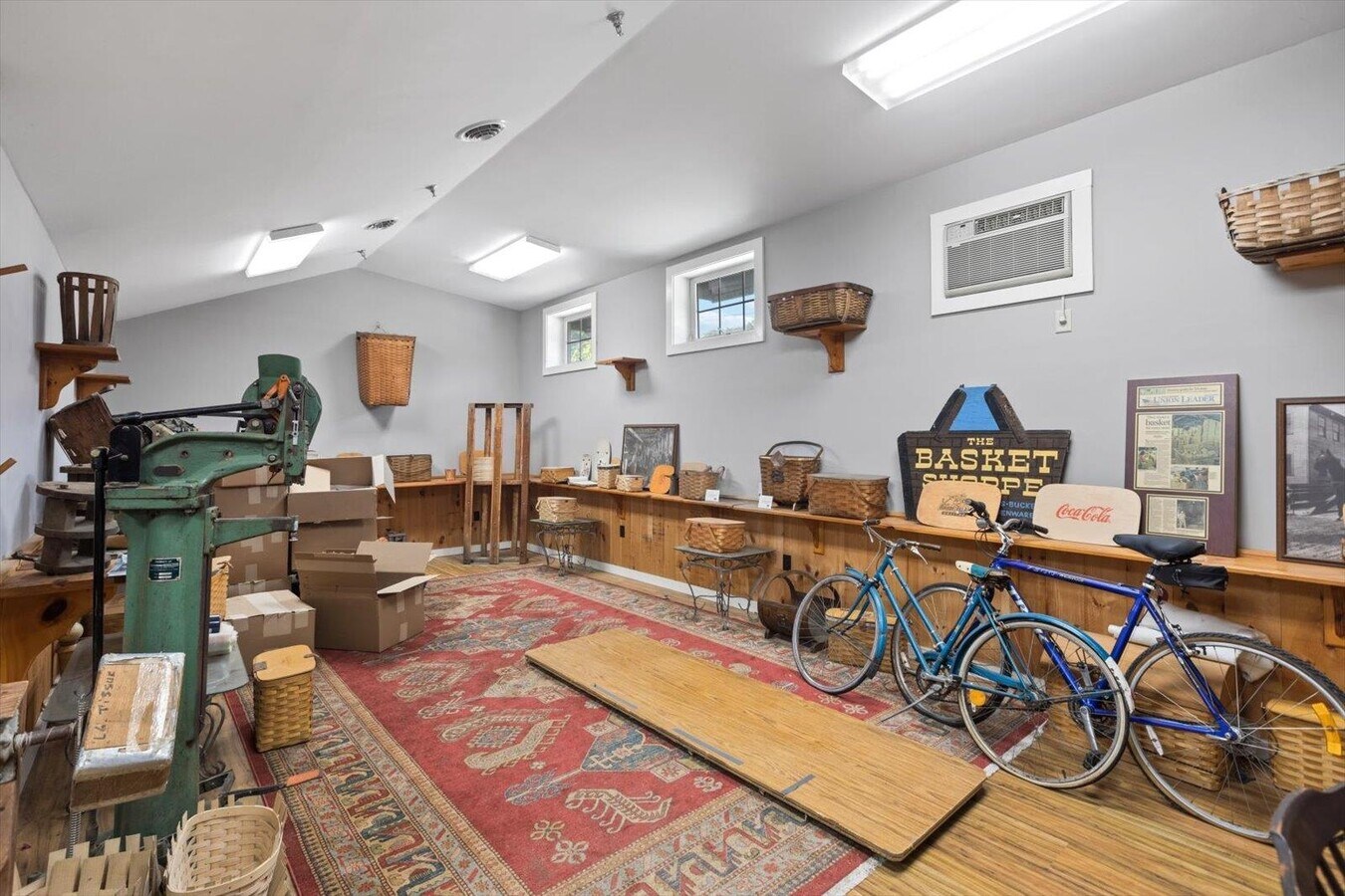 130 Grove St, Peterborough, NH 03458