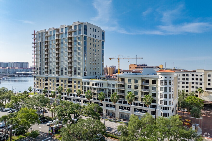 Portfolio of Professional Office Condos portfolio of 2 properties for sale on LoopNet.com - Building Photo - Image 3 of 6