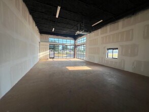 946 Highway 96 Hwy, Warner Robins, GA for lease Interior Photo- Image 2 of 3