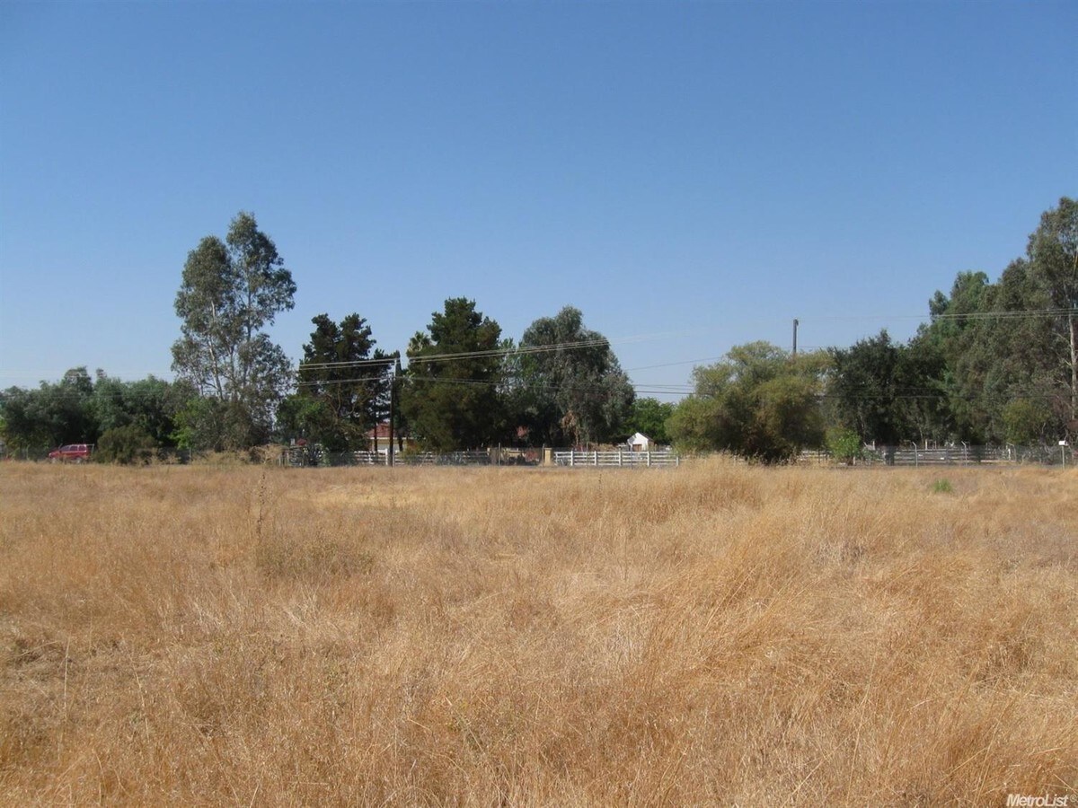 Bradshaw Rd, Elk Grove, CA 95624