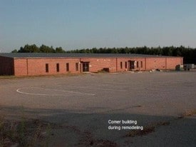 225 Clover Ave, Comer GA - Parking Garage