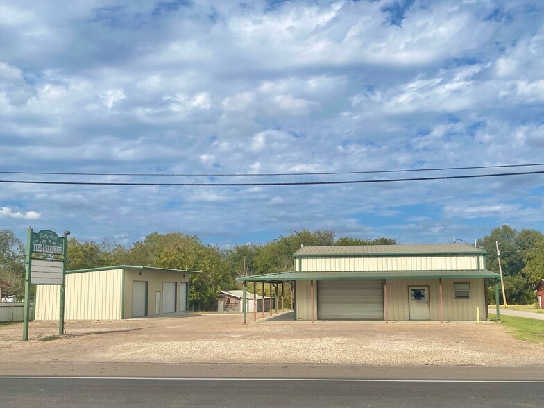 707 E Avenue C, Valley Mills, TX for sale - Building Photo - Image 1 of 11