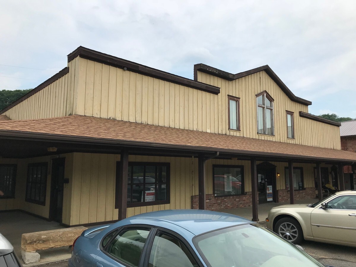 420432 3rd Ave, Ford City, PA 16226