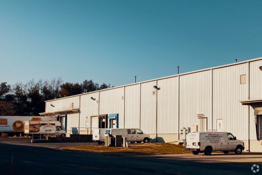 4613 Wedgewood Blvd, Frederick, MD for lease - Building Photo - Image 2 of 4