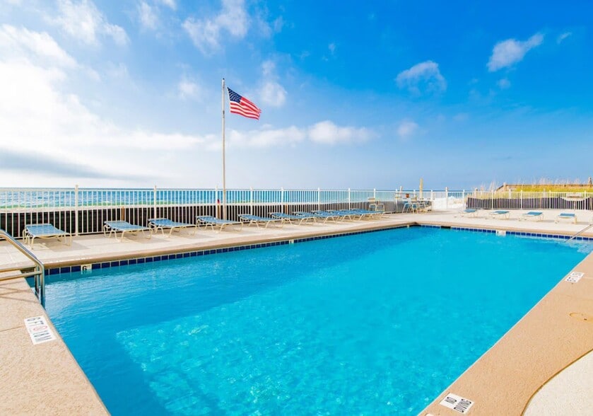 1007 West Beach Blvd, Gulf Shores, AL for sale - Building Photo - Image 2 of 22