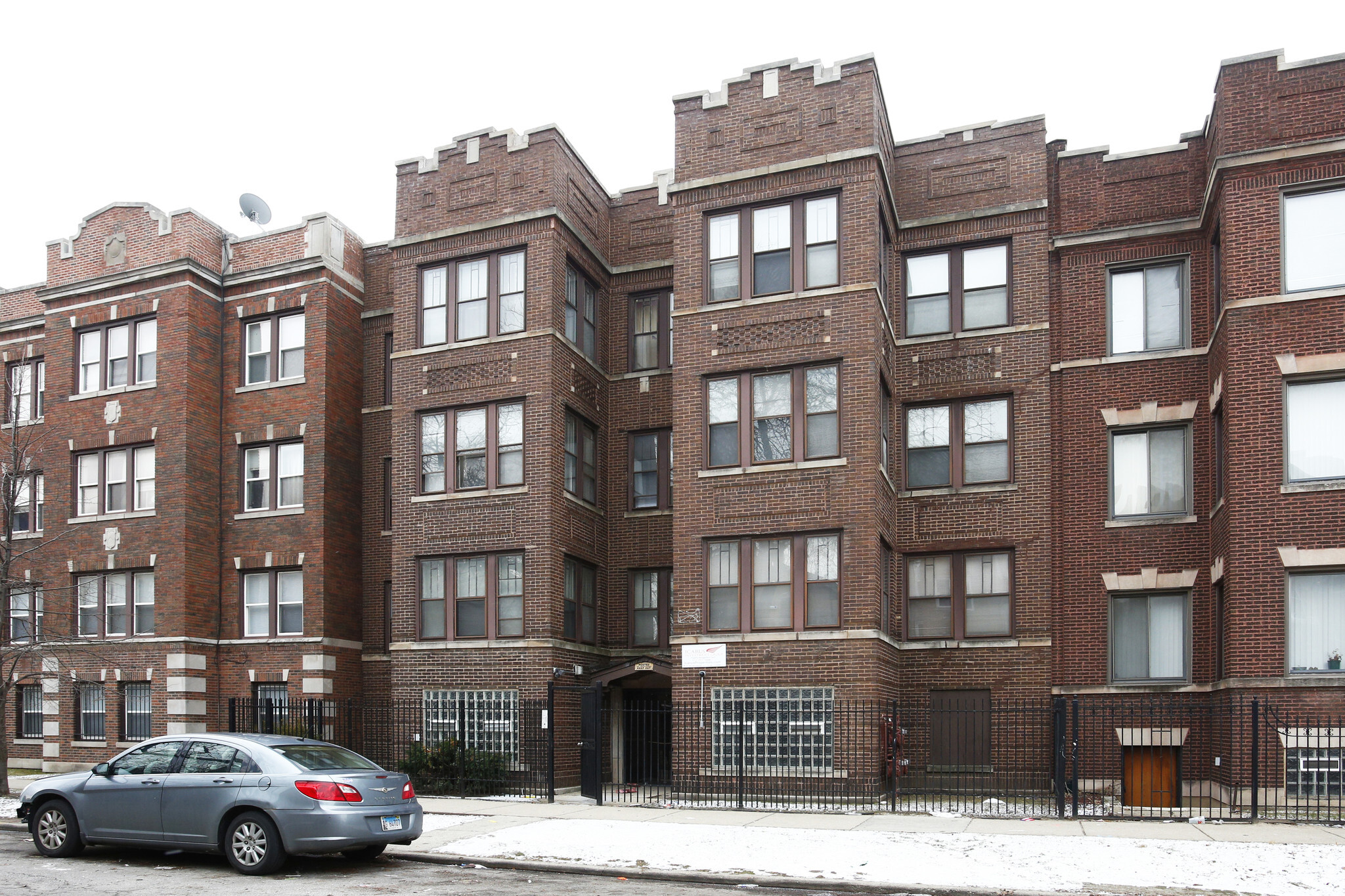 7024 S Clyde Ave, Chicago, IL for sale Primary Photo- Image 1 of 16