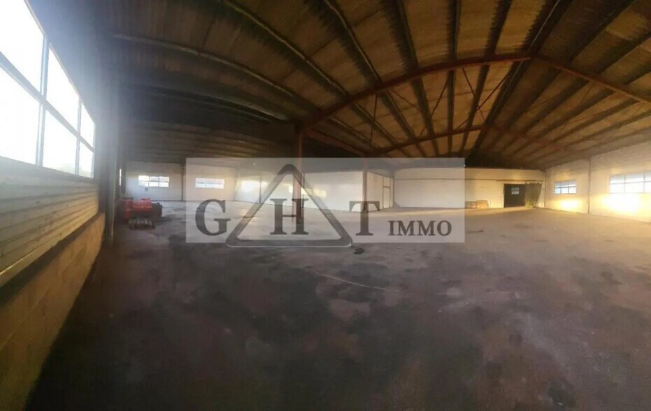 Industrial in La Forêt-le-Roi for sale - Building Photo - Image 2 of 5