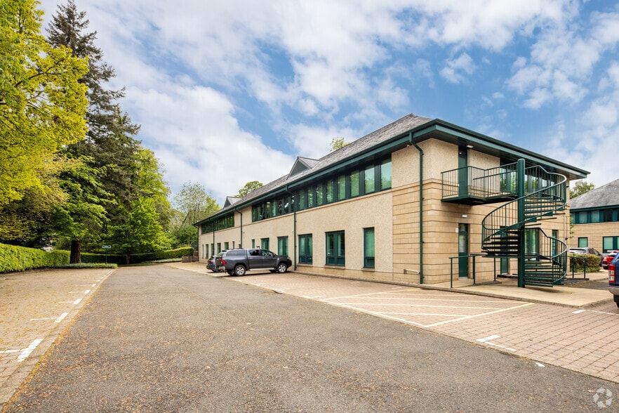 Laurelhill Gdns, Stirling for lease - Building Photo - Image 3 of 17