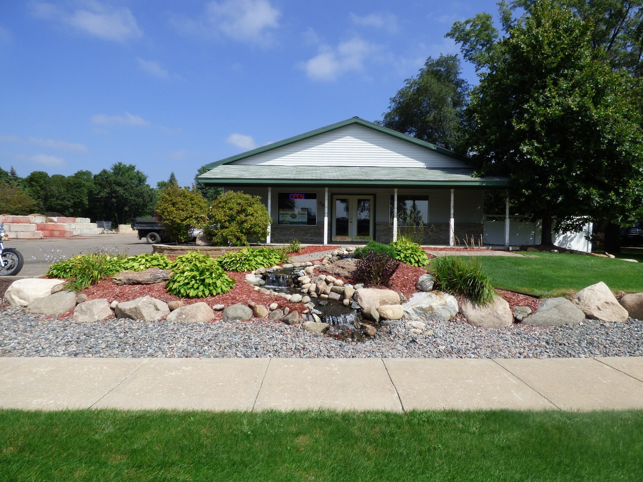 363 Coon Rapids Blvd NW, Coon Rapids, MN for sale Primary Photo- Image 1 of 1