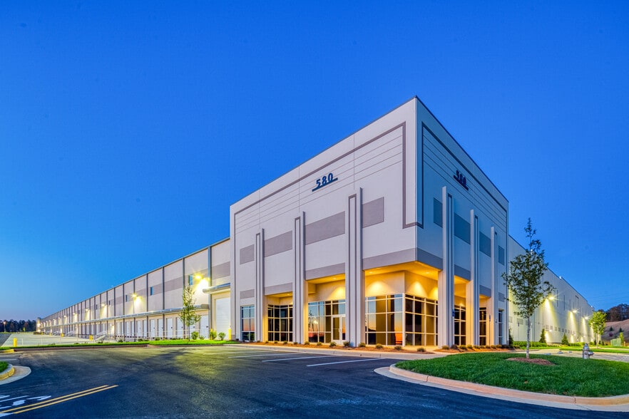 580 Horizon Dr, Suwanee, GA for sale - Building Photo - Image 1 of 1