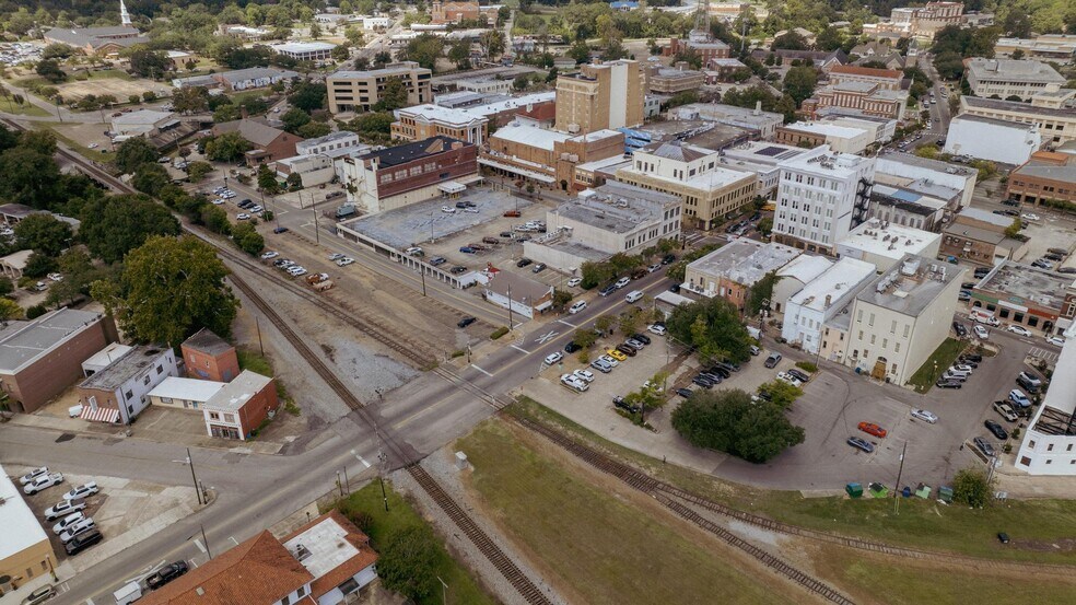 400 N Main St, Hattiesburg, MS for sale - Building Photo - Image 2 of 37
