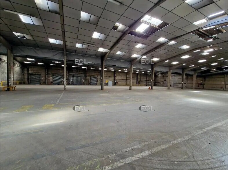 Industrial in Dourges for lease - Interior Photo - Image 3 of 6
