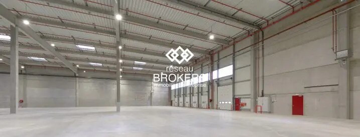 Industrial in Le Thillay for lease - Interior Photo - Image 2 of 4