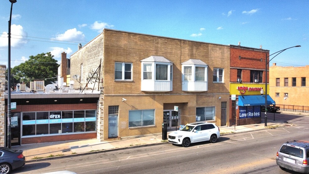 1902 W Cermak Rd, Chicago, IL for lease - Building Photo - Image 1 of 24