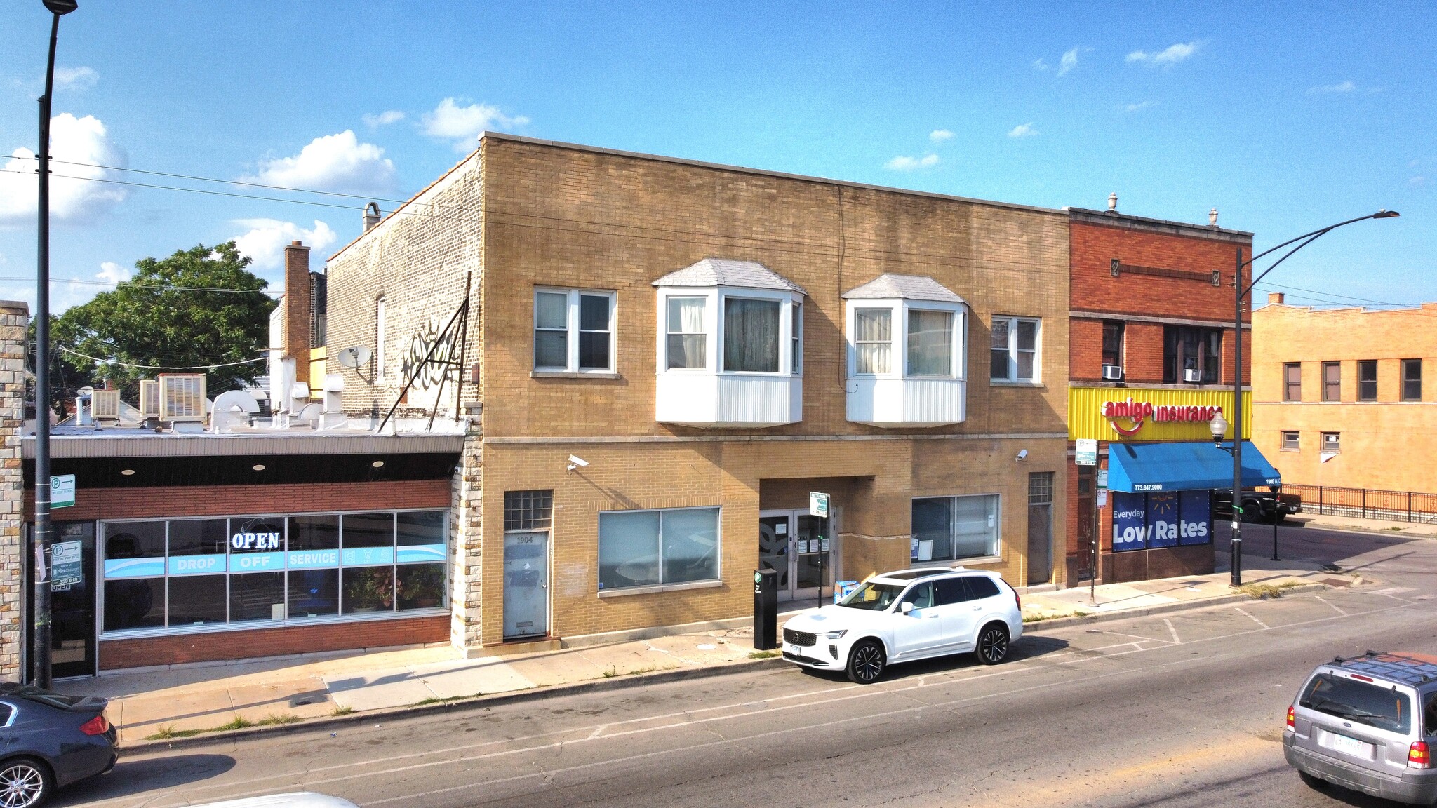 1902 W Cermak Rd, Chicago, IL for lease Building Photo- Image 1 of 25