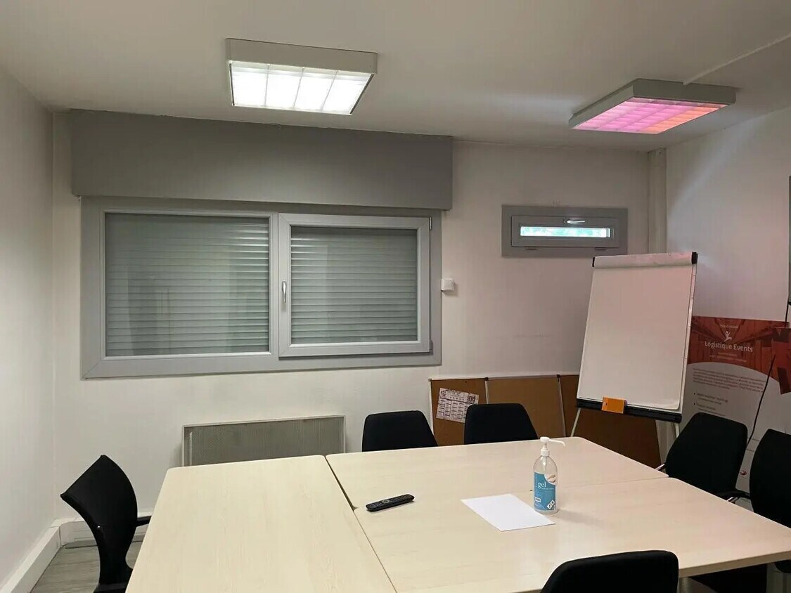 Flex in Gonesse for lease Interior Photo- Image 1 of 6