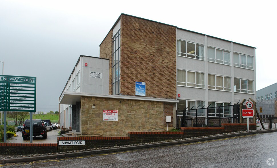 Cranborne Rd, Potters Bar, HRT EN6 3JN Knuway House