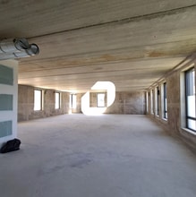 Office in Versailles for lease Interior Photo- Image 1 of 3