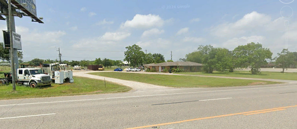 10230 Highway 6, Hitchcock, TX for sale - Primary Photo - Image 1 of 5