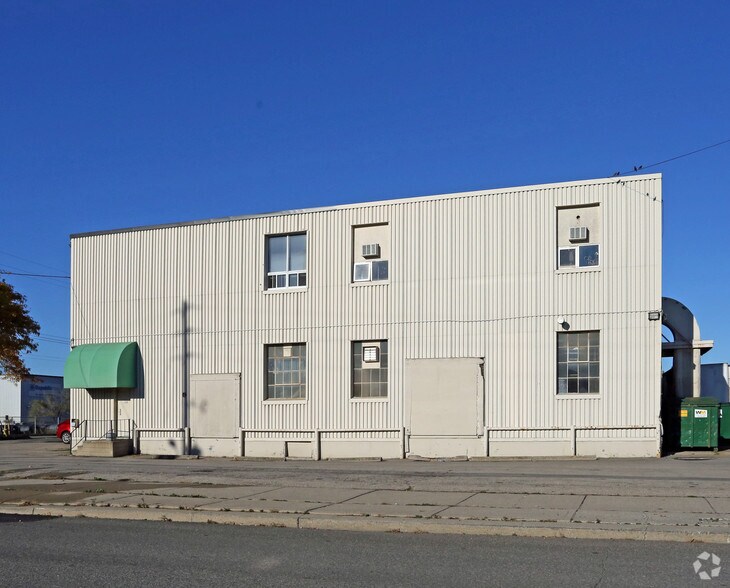 144 Chatham St, Hamilton, ON for sale - Building Photo - Image 3 of 5