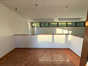 1 Valley Sun Ln, La Cañada Flintridge, CA for lease Interior Photo- Image 2 of 10