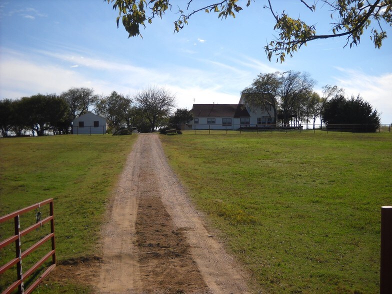 11445 FM 2153, Sanger, TX for sale - Primary Photo - Image 1 of 1
