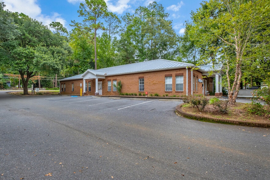 3227-3229 Capital Medical Blvd, Tallahassee, FL for sale - Building Photo - Image 2 of 24