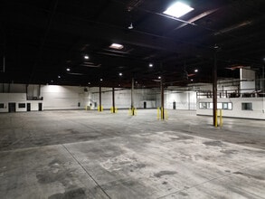 4920 SE 26th Ave, Portland, OR for sale Interior Photo- Image 1 of 8