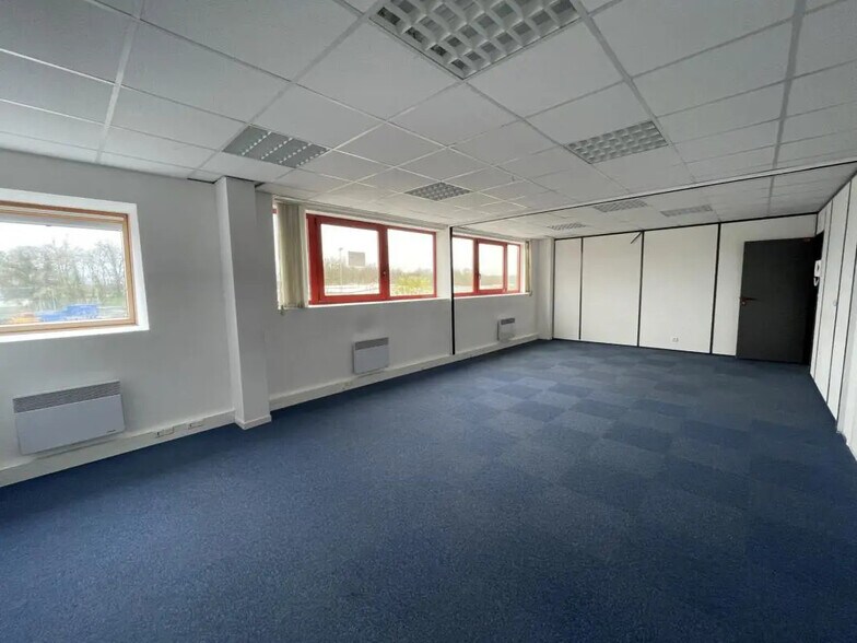 Office in Évreux for lease - Interior Photo - Image 3 of 4