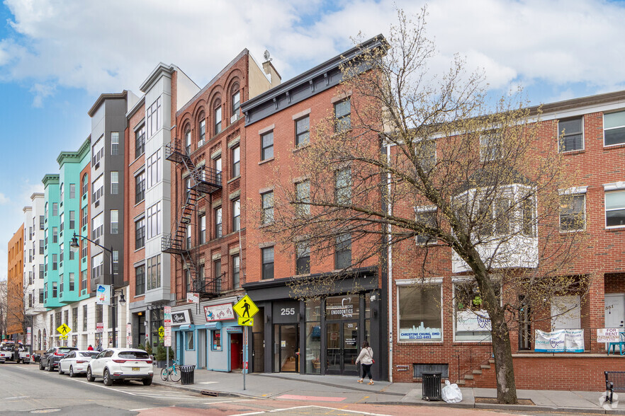 255 Newark Ave, Jersey City, NJ for sale - Primary Photo - Image 1 of 1