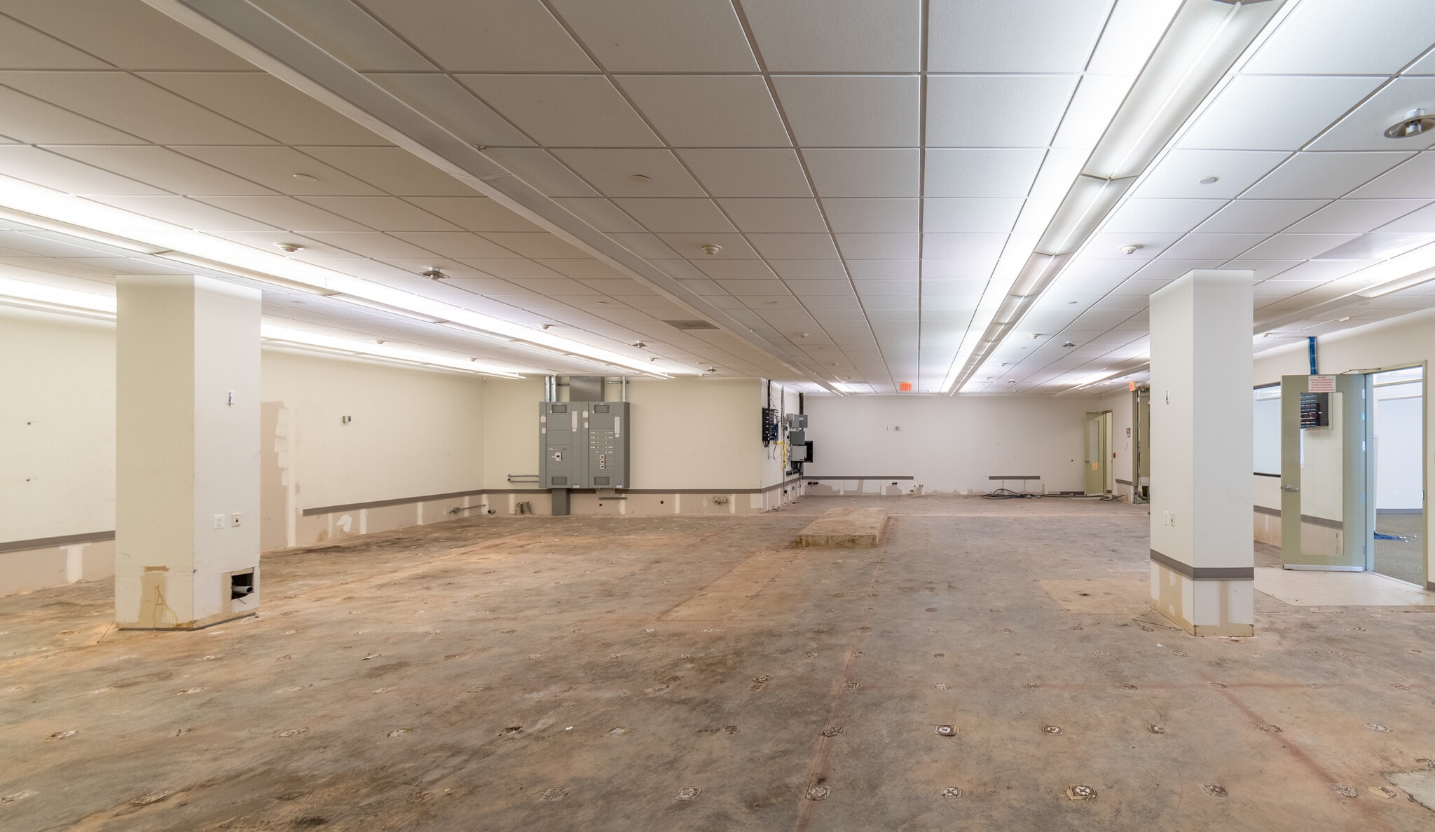 14428 Albemarle Point Pl, Chantilly, VA for lease Interior Photo- Image 1 of 3