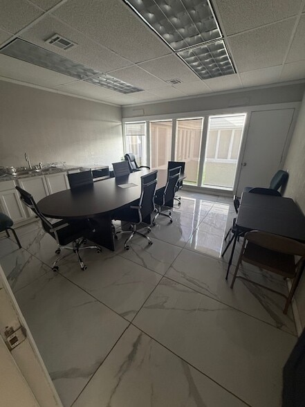 5553-5555 S Peoria Ave, Tulsa, OK for lease - Building Photo - Image 3 of 18