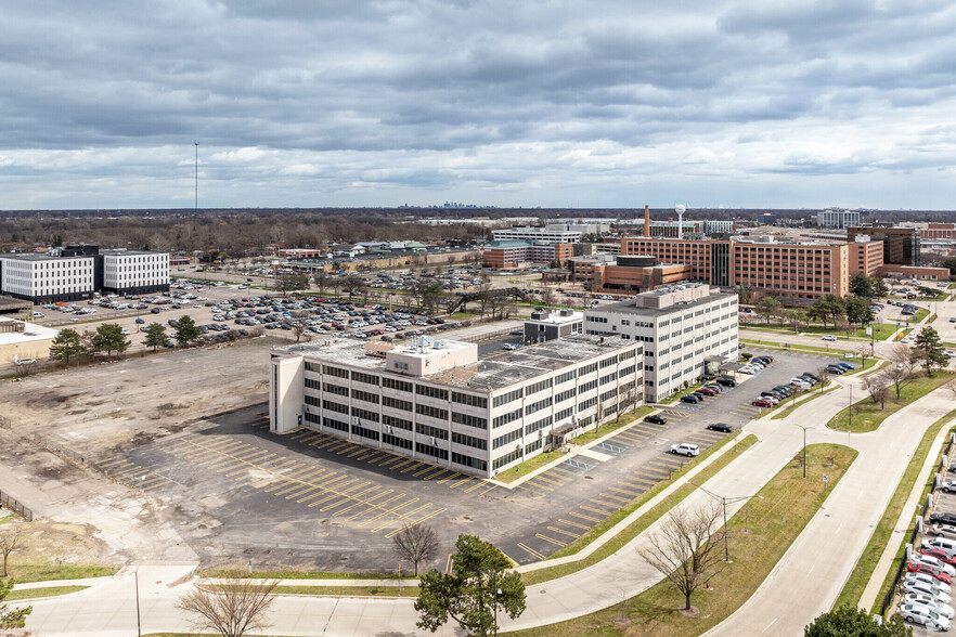 23100 Providence Dr, Southfield, MI for sale - Building Photo - Image 1 of 5