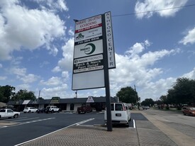 SALON / RETAIL / OFFICE SPACE FOR LEASE - Storefront Property