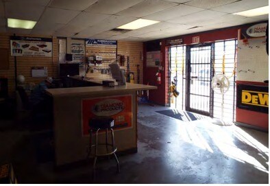 2220 Carson St, Haltom City, TX for lease - Interior Photo - Image 3 of 9