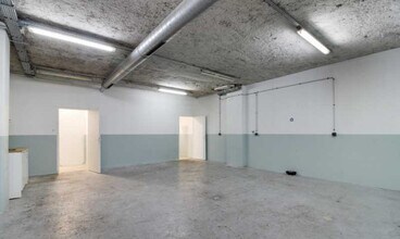 11 Rue Belhomme, Paris for lease Interior Photo- Image 2 of 3