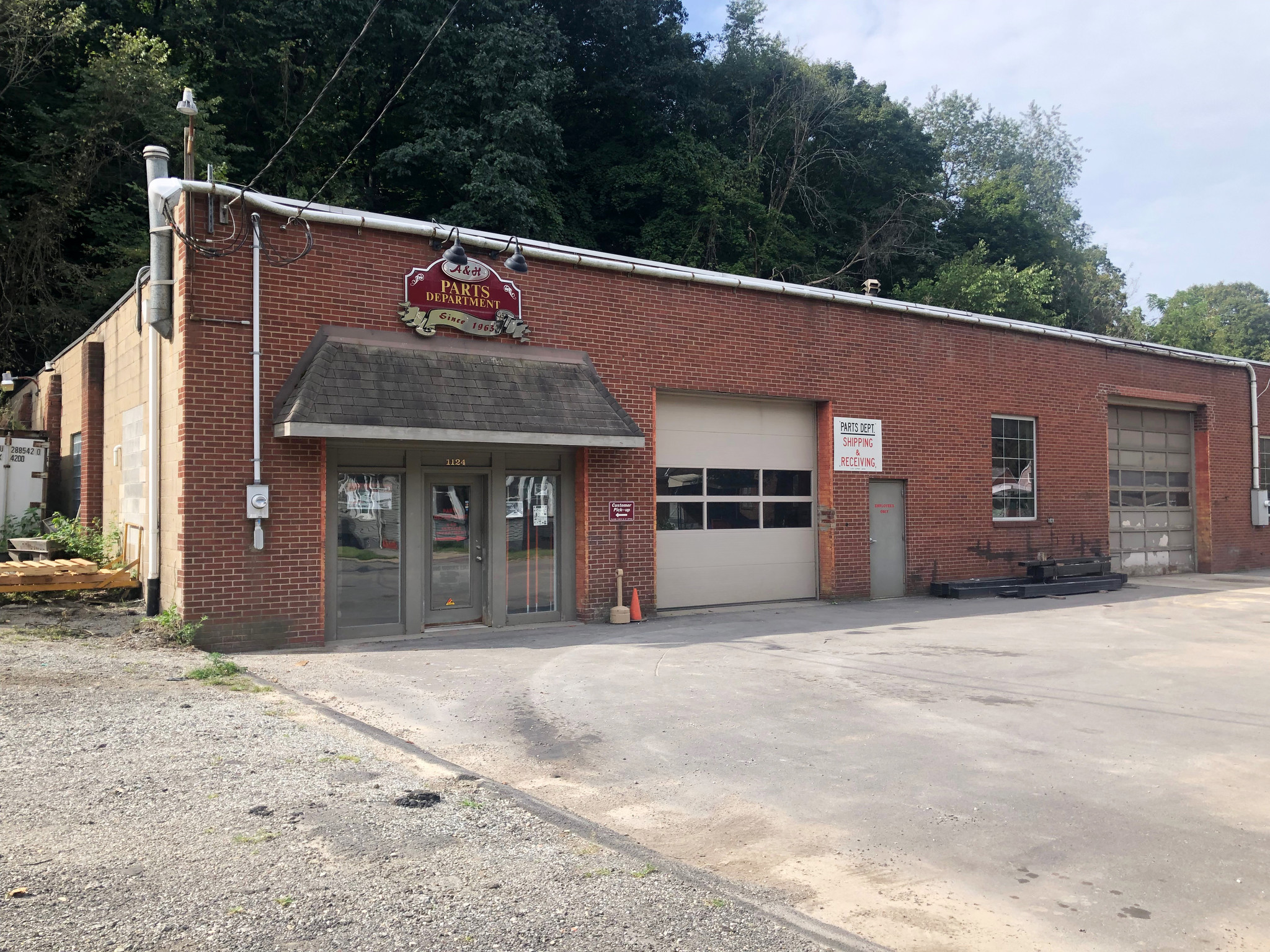 1124 Mclaughlin Run Rd, Bridgeville, PA for lease Building Photo- Image 1 of 8