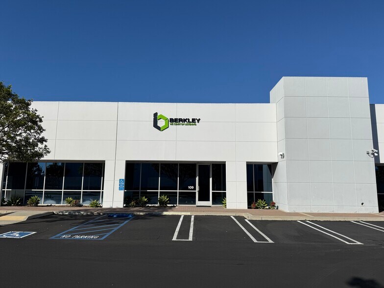 4007 Paramount Blvd, Lakewood, CA for lease - Building Photo - Image 1 of 7