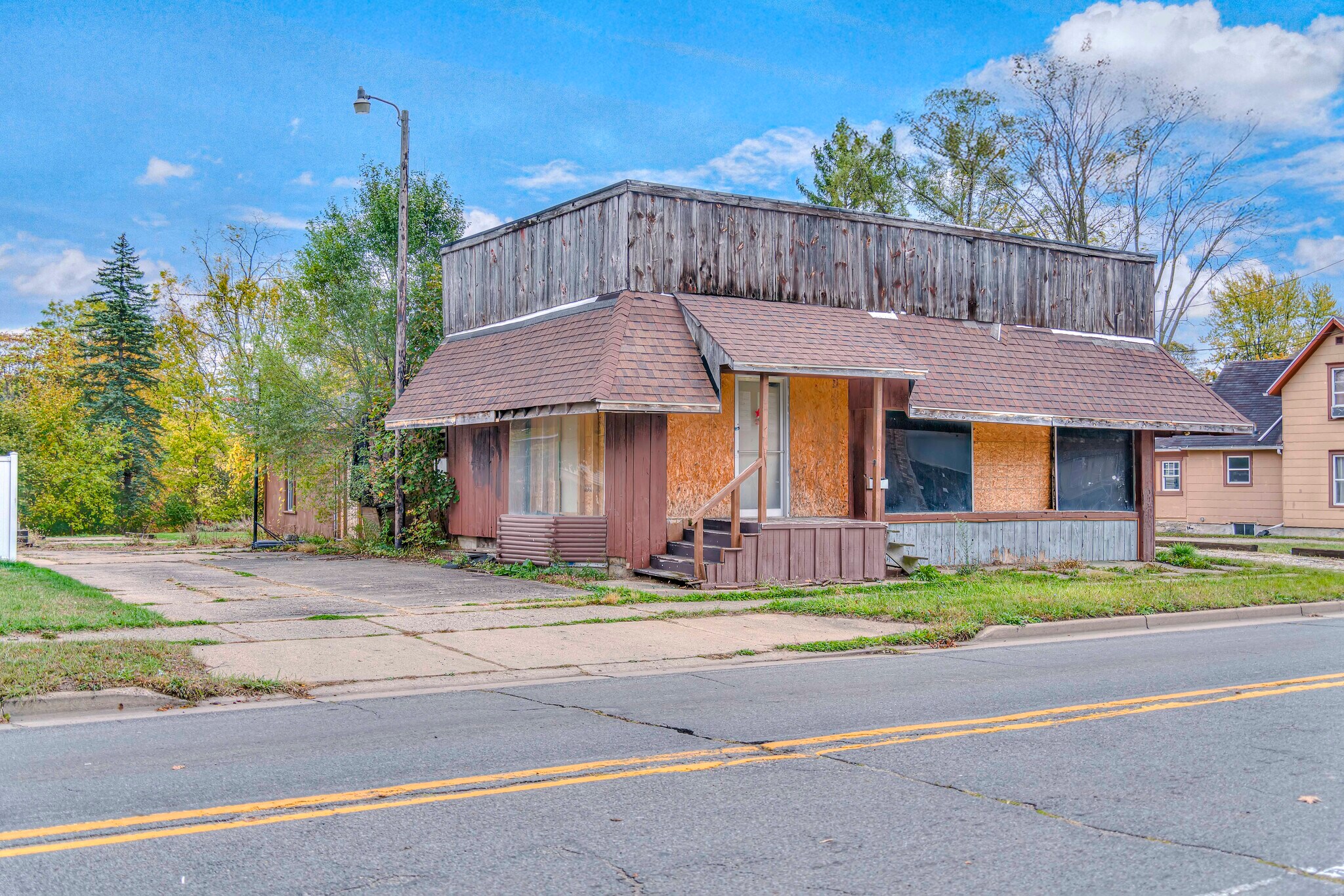 1011 Lansing Ave, Jackson, MI for sale Building Photo- Image 1 of 11