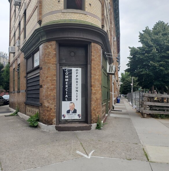 30-36 41st St, Astoria, NY for sale - Building Photo - Image 1 of 1