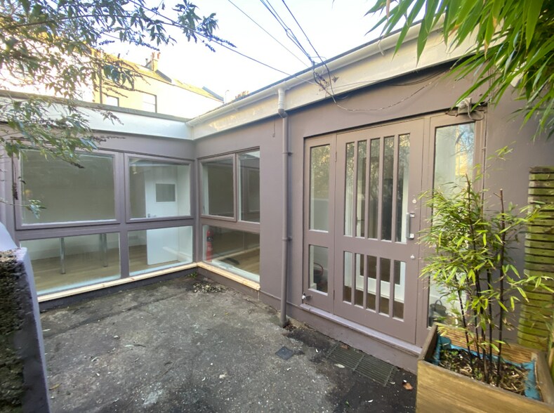 68A Clyde Rd, Brighton for lease - Building Photo - Image 2 of 7