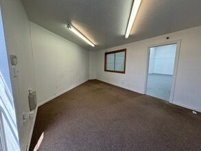 75 Executive Ave, Rohnert Park, CA for lease Interior Photo- Image 2 of 2