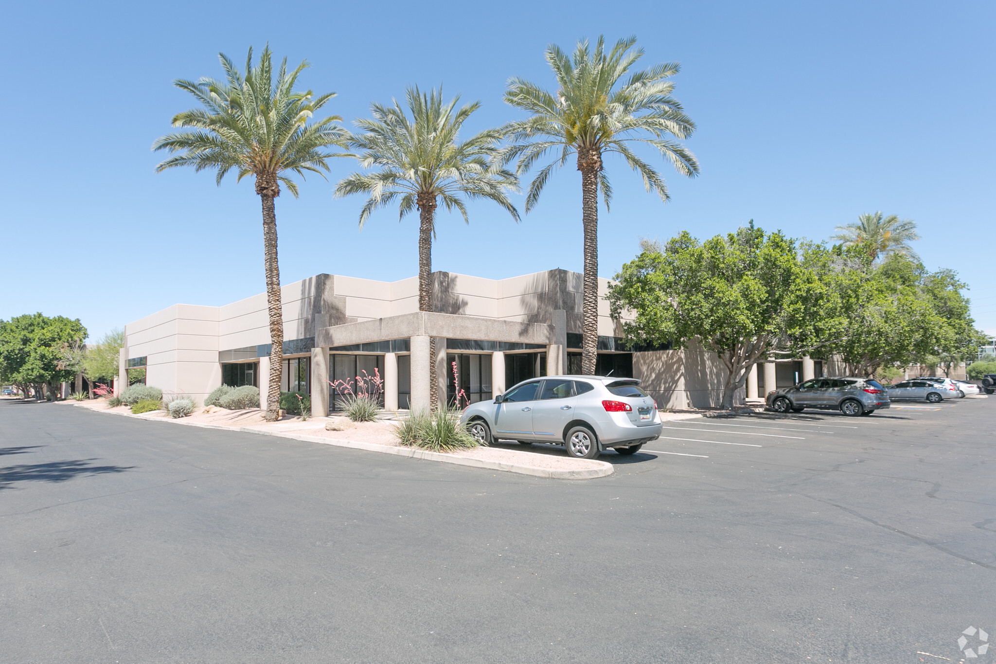 325-375 E Elliot Rd, Chandler, AZ 85225 - East Valley Commerce Plaza ...