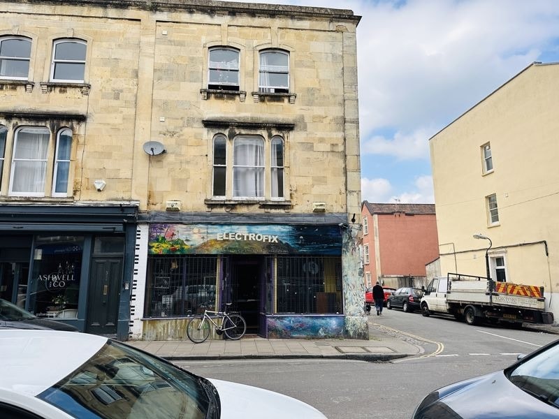 34 Alma Vale Rd, Bristol for sale Primary Photo- Image 1 of 1