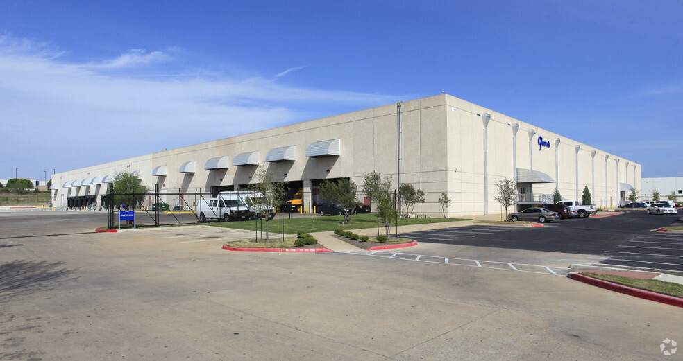 8119 Exchange Dr, Austin, TX for lease - Building Photo - Image 1 of 5