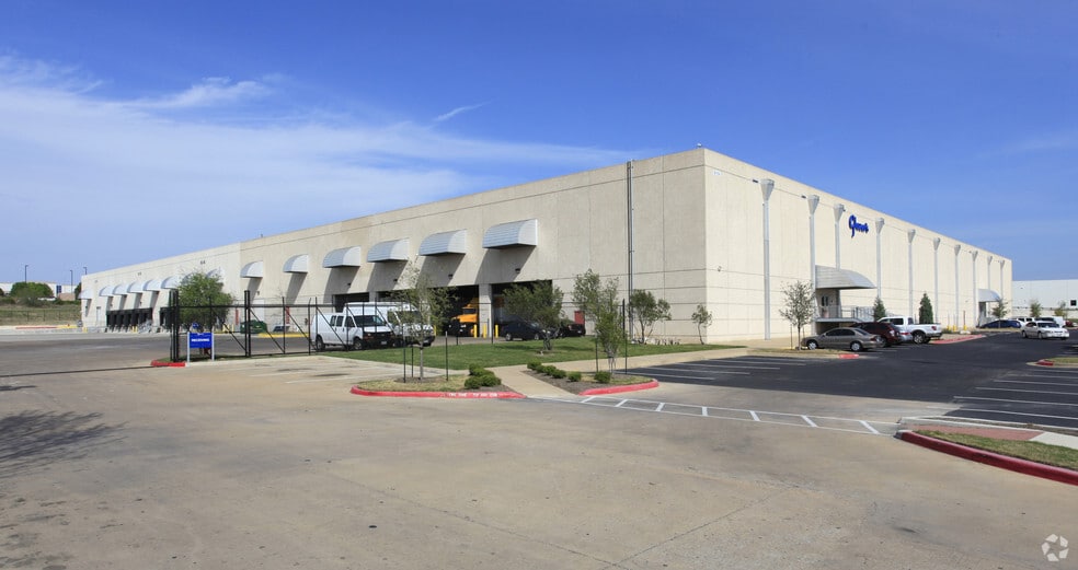 8119 Exchange Dr, Austin, TX for lease - Building Photo - Image 2 of 5